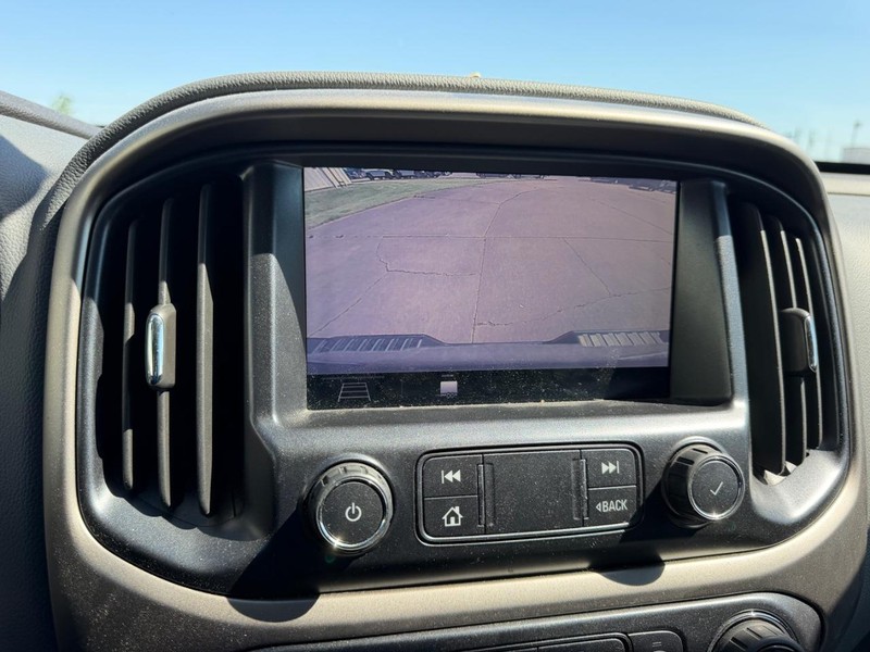 Chevrolet Colorado Vehicle Full-screen Gallery Image 19