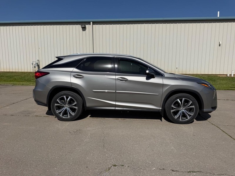 Lexus RX Vehicle Full-screen Gallery Image 2