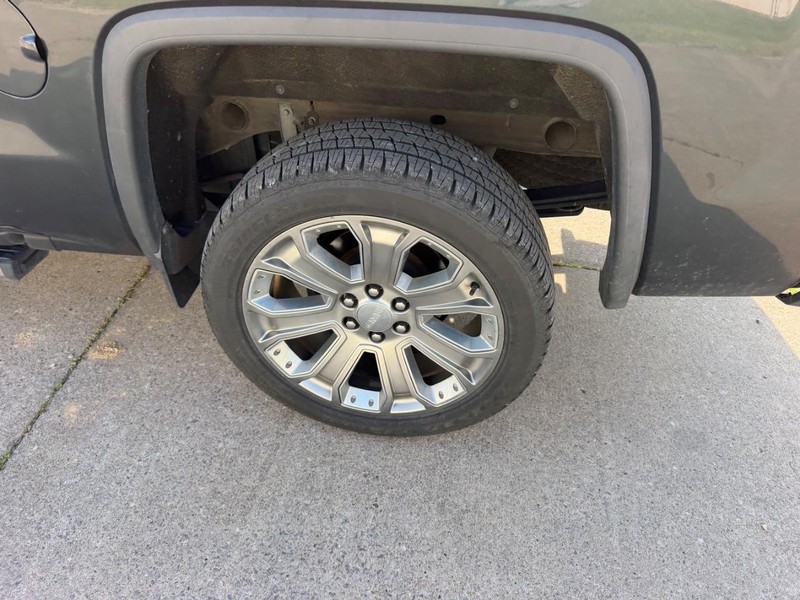 GMC Sierra 1500 Vehicle Full-screen Gallery Image 6