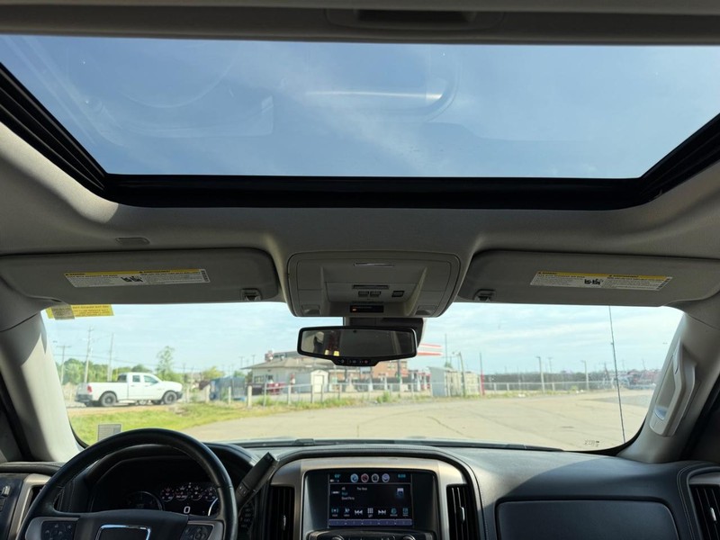 GMC Sierra 1500 Vehicle Full-screen Gallery Image 8
