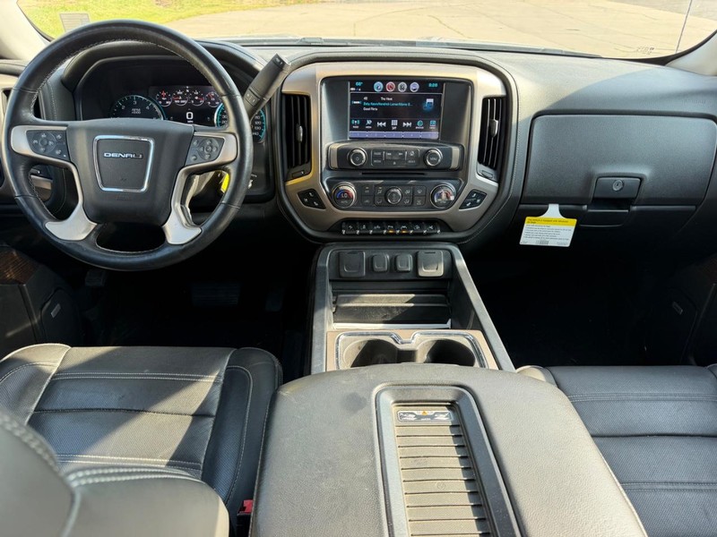 GMC Sierra 1500 Vehicle Full-screen Gallery Image 9
