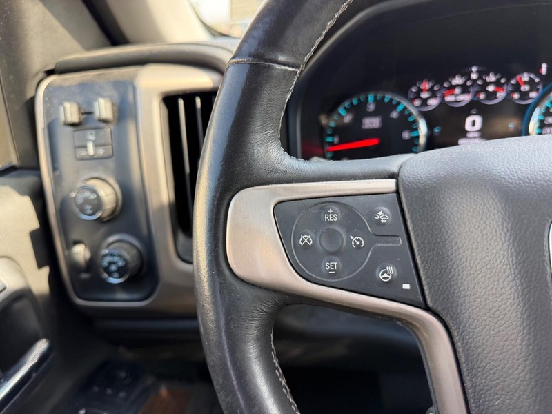 GMC Sierra 1500 Vehicle Full-screen Gallery Image 11