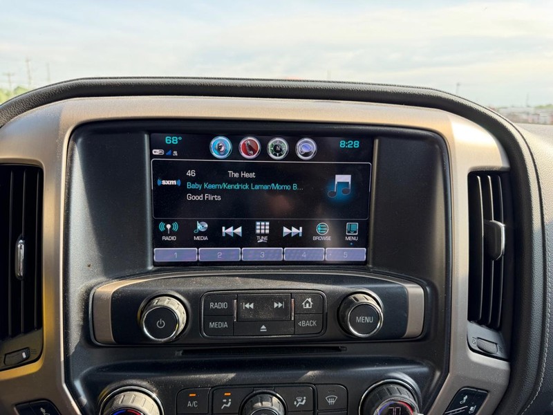 GMC Sierra 1500 Vehicle Full-screen Gallery Image 13