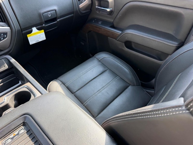 GMC Sierra 1500 Vehicle Full-screen Gallery Image 15