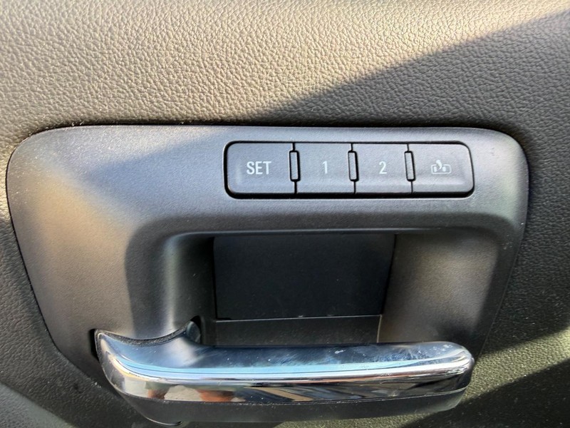 GMC Sierra 1500 Vehicle Full-screen Gallery Image 17
