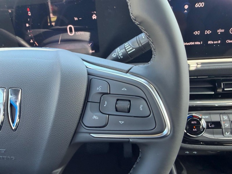 Buick Envista Vehicle Full-screen Gallery Image 12