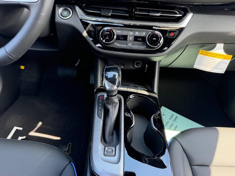 Buick Envista Vehicle Full-screen Gallery Image 15