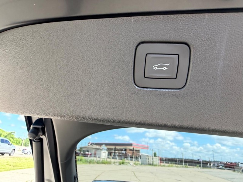 Buick Envista Vehicle Full-screen Gallery Image 6