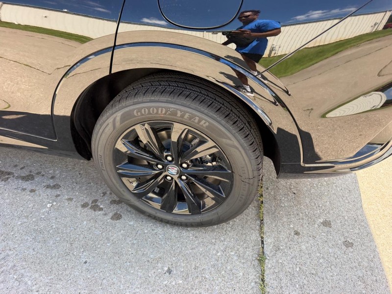 Buick Envista Vehicle Full-screen Gallery Image 7