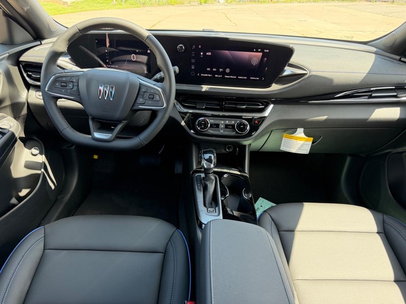 Buick Envista Vehicle Full-screen Gallery Image 9