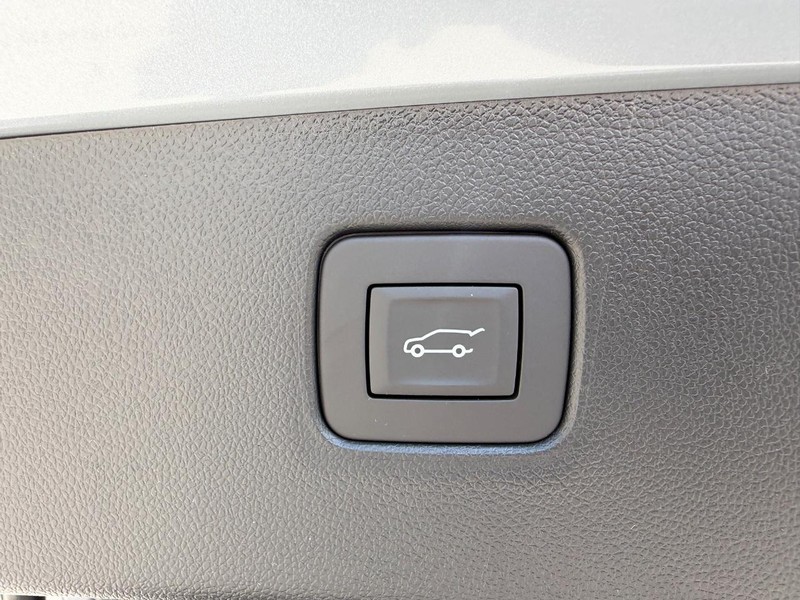 Buick Envista Vehicle Full-screen Gallery Image 6