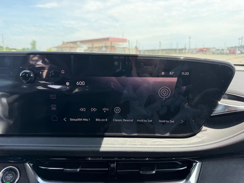 Buick Envista Vehicle Full-screen Gallery Image 13