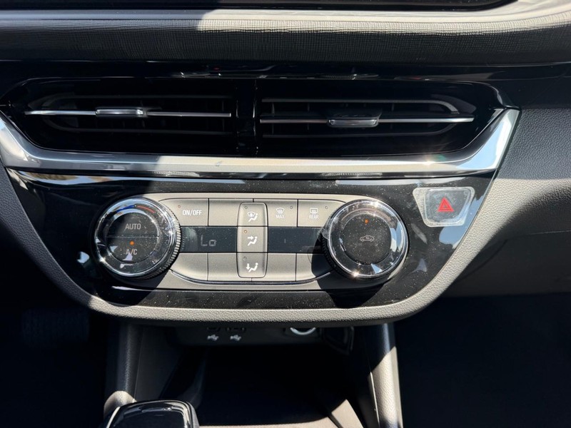 Buick Envista Vehicle Full-screen Gallery Image 14