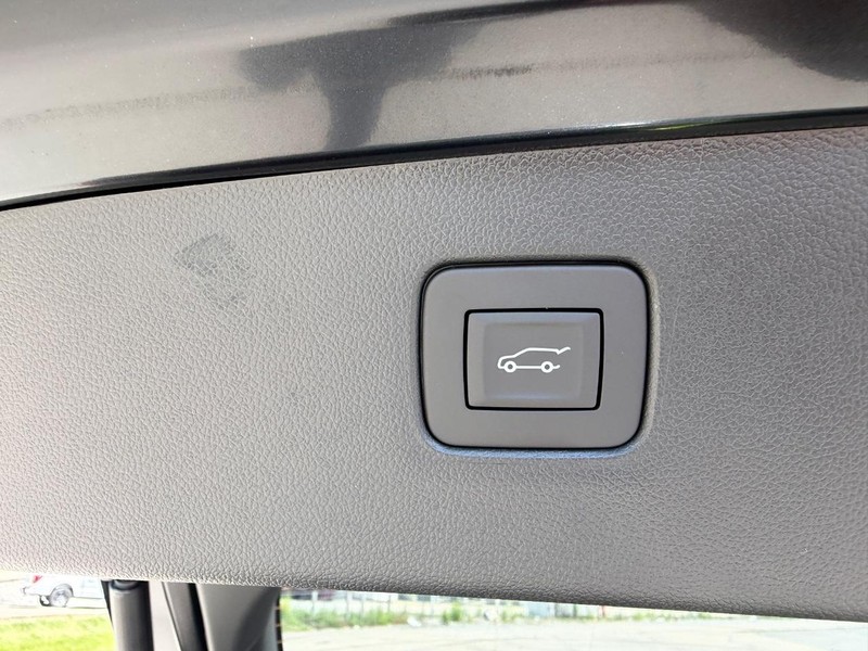Buick Envista Vehicle Full-screen Gallery Image 6
