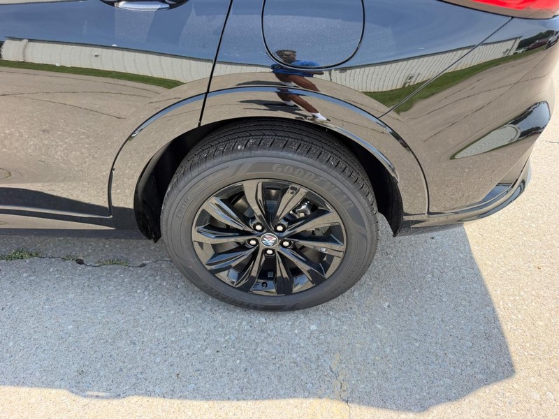 Buick Envista Vehicle Full-screen Gallery Image 7