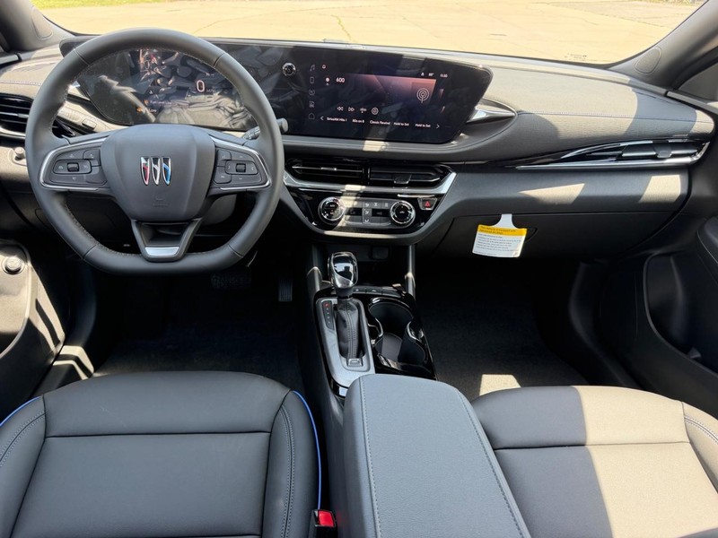 Buick Envista Vehicle Full-screen Gallery Image 9