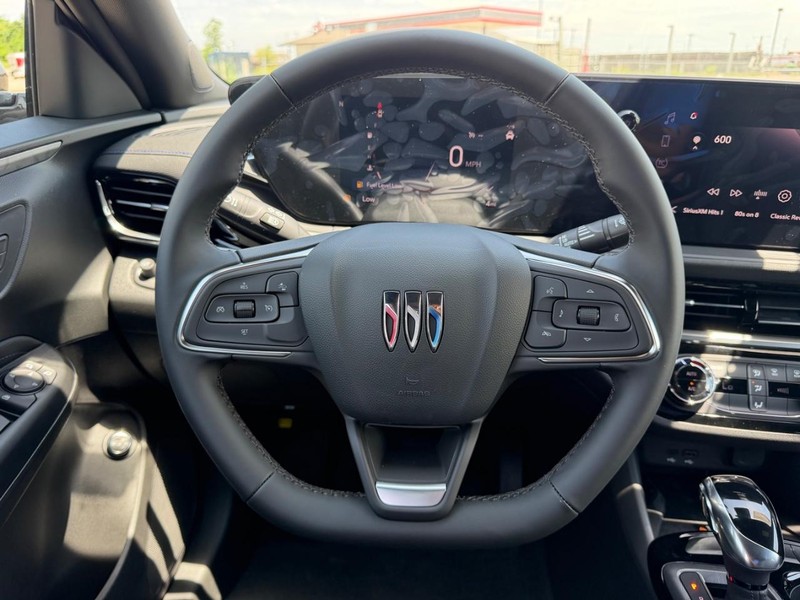 Buick Envista Vehicle Full-screen Gallery Image 10