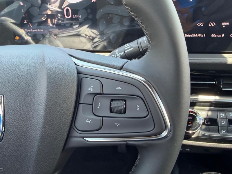 Buick Envista Vehicle Full-screen Gallery Image 12