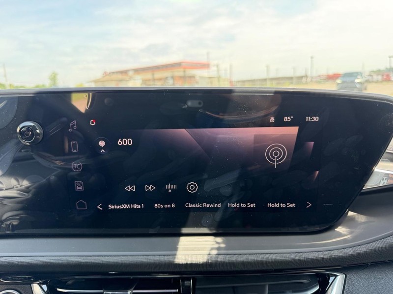Buick Envista Vehicle Full-screen Gallery Image 13
