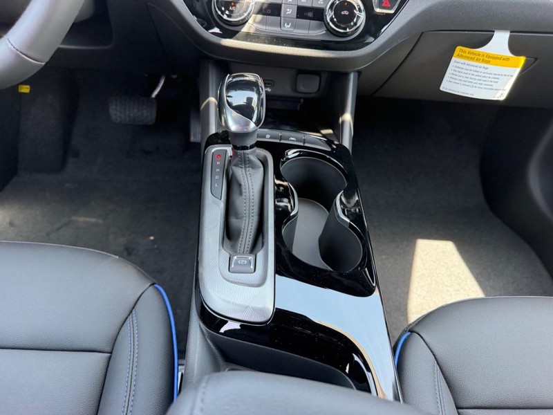 Buick Envista Vehicle Full-screen Gallery Image 15