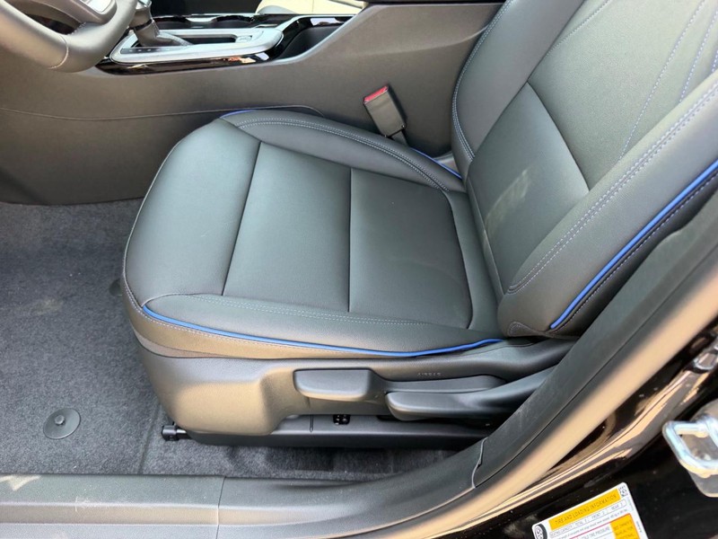 Buick Envista Vehicle Full-screen Gallery Image 18