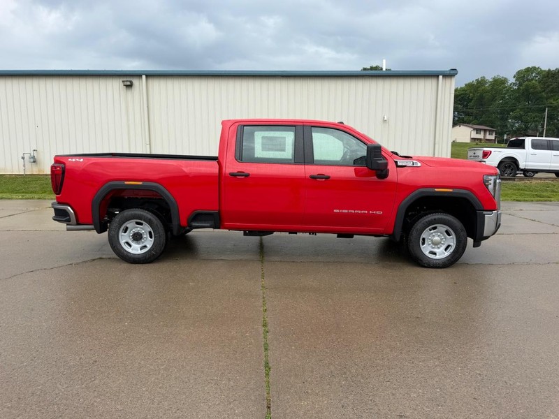 GMC Sierra 2500HD Vehicle Full-screen Gallery Image 2