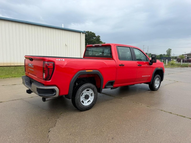 GMC Sierra 2500HD Vehicle Full-screen Gallery Image 3