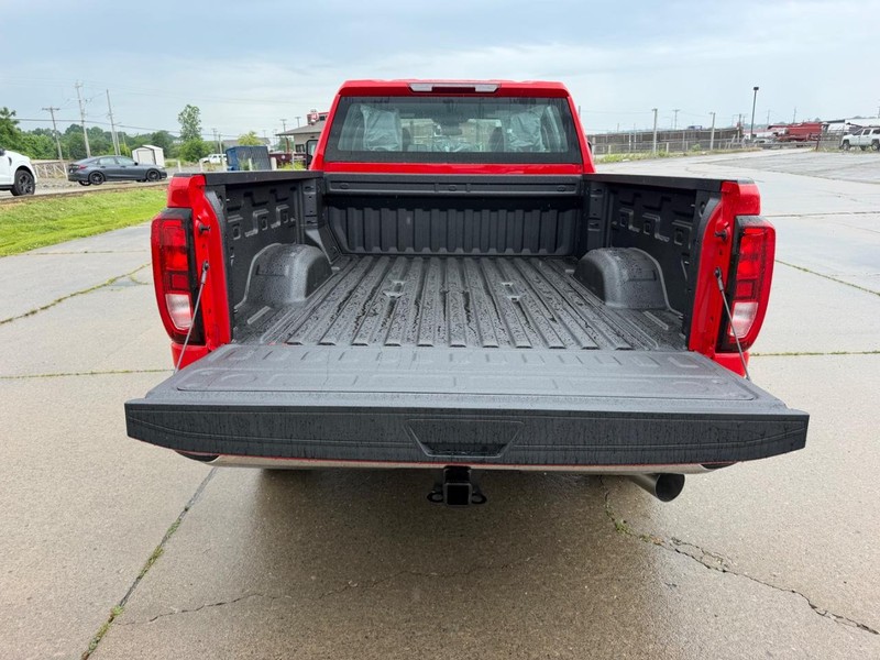 GMC Sierra 2500HD Vehicle Full-screen Gallery Image 5