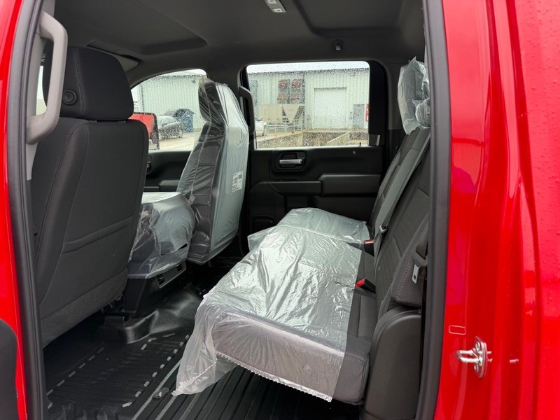 GMC Sierra 2500HD Vehicle Full-screen Gallery Image 7