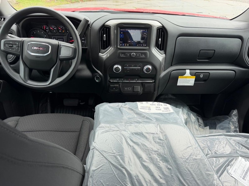 GMC Sierra 2500HD Vehicle Full-screen Gallery Image 8