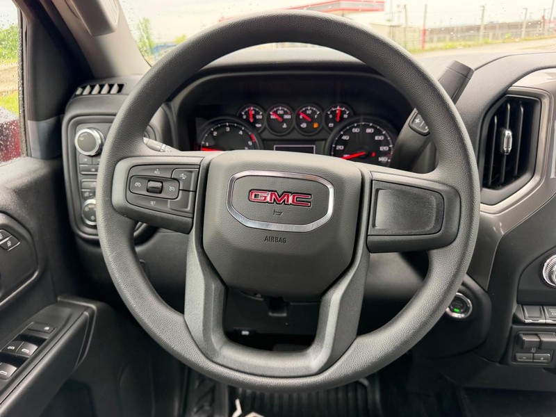 GMC Sierra 2500HD Vehicle Full-screen Gallery Image 9