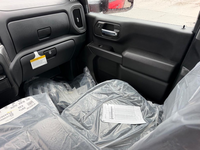 GMC Sierra 2500HD Vehicle Full-screen Gallery Image 13