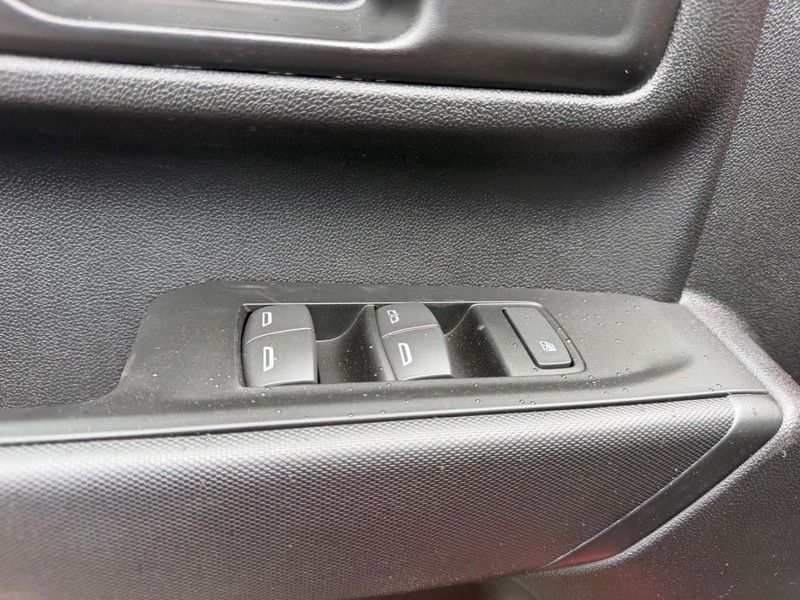 GMC Sierra 2500HD Vehicle Full-screen Gallery Image 14