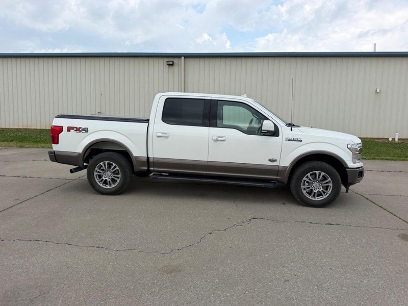 Ford F-150 Vehicle Full-screen Gallery Image 2