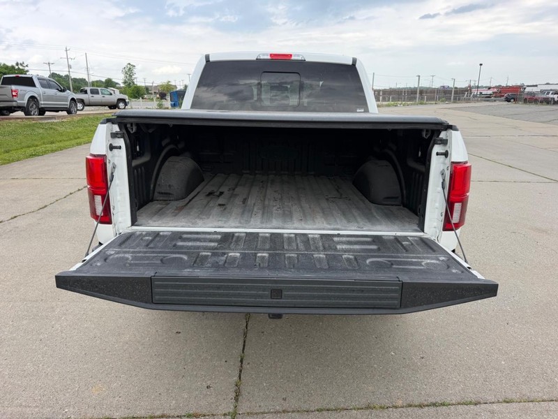 Ford F-150 Vehicle Full-screen Gallery Image 5