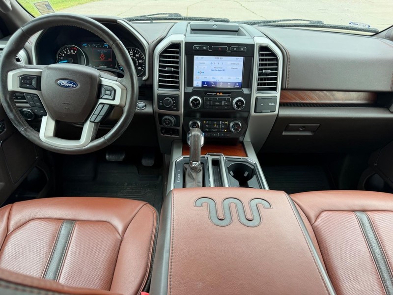 Ford F-150 Vehicle Full-screen Gallery Image 8