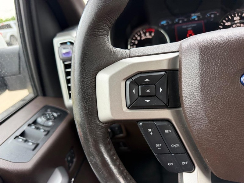 Ford F-150 Vehicle Full-screen Gallery Image 10
