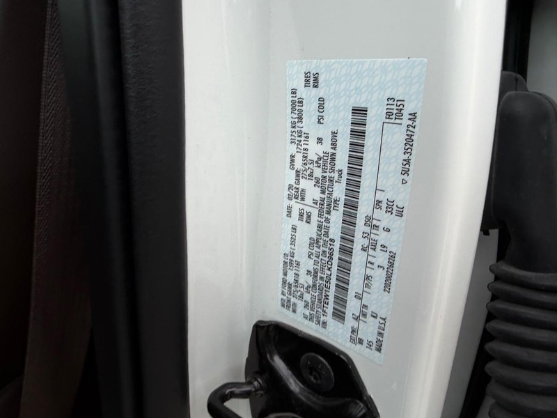 Ford F-150 Vehicle Full-screen Gallery Image 21