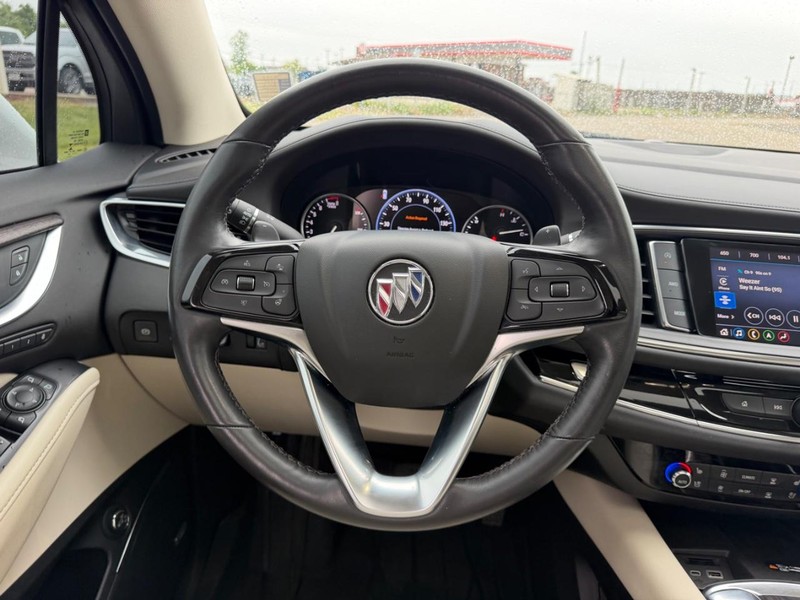 Buick Enclave Vehicle Full-screen Gallery Image 13