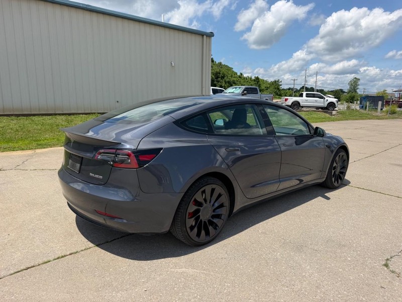 Tesla Model 3 Vehicle Full-screen Gallery Image 3