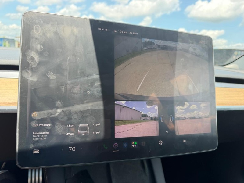 Tesla Model 3 Vehicle Full-screen Gallery Image 20