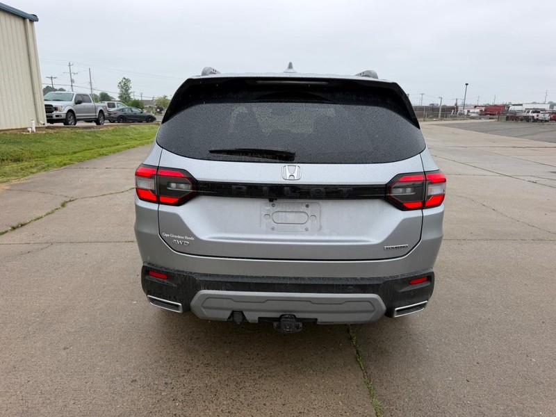 Honda Pilot Vehicle Full-screen Gallery Image 4