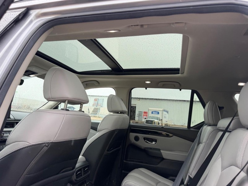 Honda Pilot Vehicle Full-screen Gallery Image 10