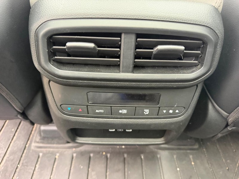 Honda Pilot Vehicle Full-screen Gallery Image 11