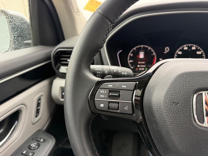 Honda Pilot Vehicle Full-screen Gallery Image 14