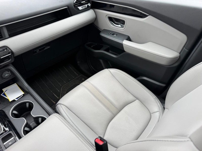 Honda Pilot Vehicle Full-screen Gallery Image 19