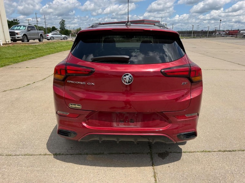 Buick Encore GX Vehicle Full-screen Gallery Image 4