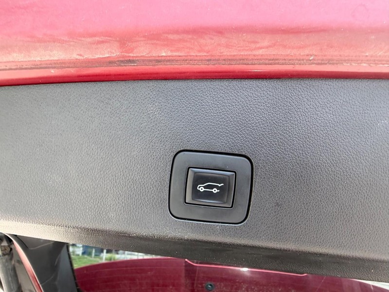 Buick Encore GX Vehicle Full-screen Gallery Image 6