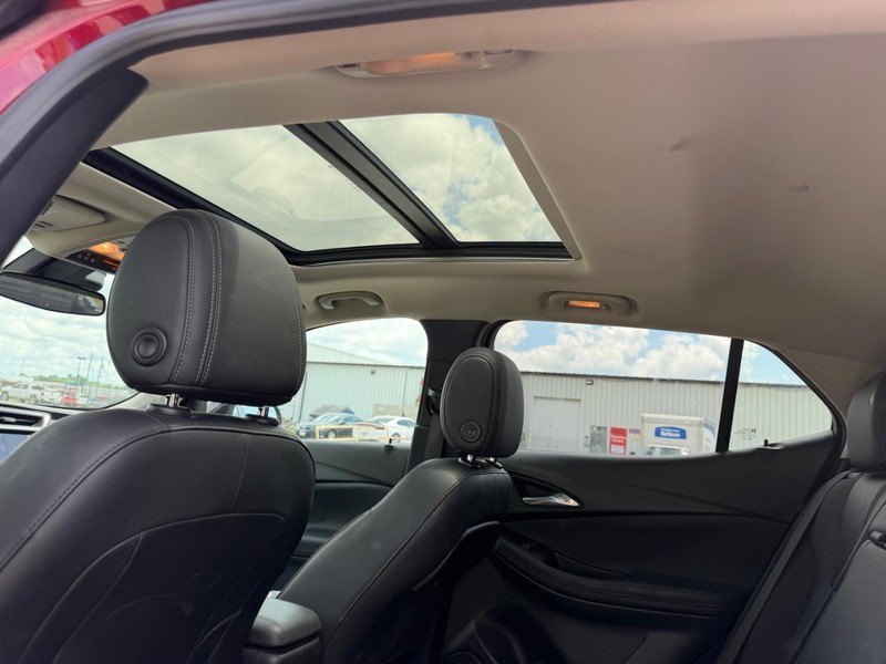 Buick Encore GX Vehicle Full-screen Gallery Image 8