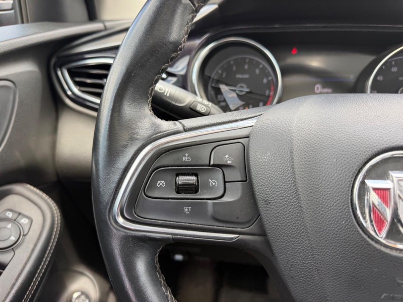 Buick Encore GX Vehicle Full-screen Gallery Image 11